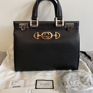 GUCCI Grainy Calfskin Small Zumi Top Handle Shoulder Bag Black 569712